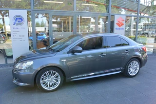 Suzuki Kizashi - afbeelding nr 15