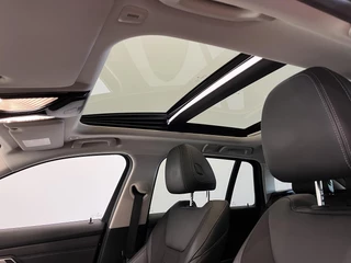 BMW 3 Serie BMW 3-serie Touring 320e Sportline Aut-8 Panoramadak HUD Laser Licht Adaptive Cruise Trekhaak Leder Navi PDC VA - afbeelding nr 32