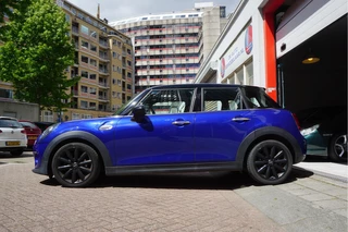 MINI Cooper MINI Cooper Mini 1.5 Pepper | NL AUTO | HUD | Sportinterieur (leer/ stof/ stoelverwarming) | Apple Carplay | Sfeerverlichting | 17inch | LED pakket | Keyless GO/ ENTRY | DUAL ZONE CLIMATE | Bonnet Stripes | Zwart dak | Front- achterspoiler - afbeelding nr 39