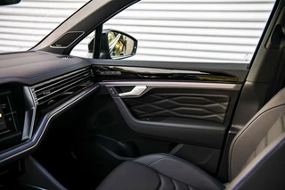 Volkswagen Touareg Volkswagen Touareg R 3.0 TSi eHybrid 4MOTION | Nieuw | Vol opties | Panodak | Dynaudio | Massage | Trekhaak | 22 inch | 5 jaar garantie | - afbeelding nr 45