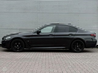 BMW 5 Serie BMW 5-serie 530e xDrive High Executive M Sport Schuifdak HUD Trekhaak Soft-Close Laser LED Harman Kardon Active Cruise Control Nappa Leder - afbeelding nr 4