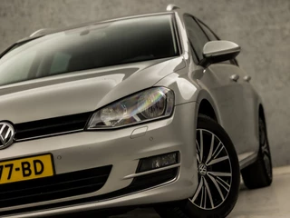 Volkswagen Golf Automaat (APPLE CARPLAY, NAVIGATIE, CLIMATE, STOELVERWARMING, GETINT GLAS, SPORTSTOELEN, CRUISE, PARKEERSENSOREN, LM VELGEN, NIEUWSTAAT) - afbeelding nr 33