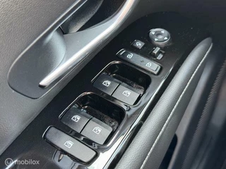 Hyundai Tucson Hyundai Tucson 1.6 T MHEV BlackLine 4WD Automaat , Trekhaak 1.650kg Trekgewicht ,  Panorama Dak , Stoel & Stuur verwarming ,  Navigatie & Camera , Parkeerhulp voor & achter, Keyless entry , Electr Achter klep , IQ telefoonlader - afbeelding nr 31