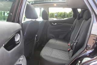 Nissan QASHQAI Nissan QASHQAI 1.2 N-Connecta / Trekhaak / Panoramadak / 360Camera / 18'' / Keyless / Navigatie / Getint glas / DAB / Cruise Control - afbeelding nr 11