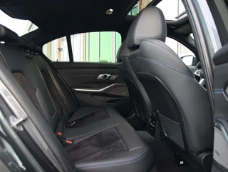 BMW 3 Serie BMW 3-serie 330e High Executive M-sport | H&K audio | Schuif/kanteldak | ACC | Dodehoekdetectie | Laser LED | Head-up display | - afbeelding nr 30