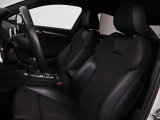 Audi A3 Audi A3 30 TFSI Sport S Line Edition | Half leder |  Full LED | Sportstoelen | Navigatie | Trekhaak | Parkeerhulp | Climate control | Cruise control | Bluetooth - afbeelding nr 4