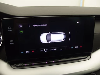 Škoda Octavia Škoda Octavia Combi 1.0 TSI Business Edition TREKHAAK / CARPLAY / SFEERVERLICHTING / NAVI / CLIMA / PDC / BLUETOOTH / CRUISE / NL-AUTO - afbeelding nr 9