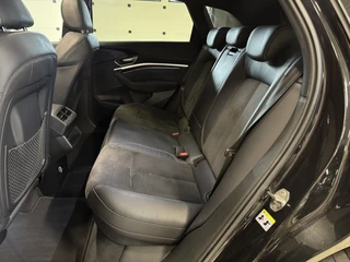 Audi e-tron Audi e-tron e-tron 50 quattro | SOH 88% |2x S-Line Black Edition 71 kWh | Pano | Afn. trekhaak | Carplay | Adaptive cruise | Stoelverwarming - afbeelding nr 22