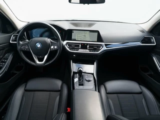 BMW 3 Serie BMW 3-serie Touring 330e 293pk Sport Line | Full LED | Sportstoelen | Adaptive cruise | Trekhaak - afbeelding nr 4