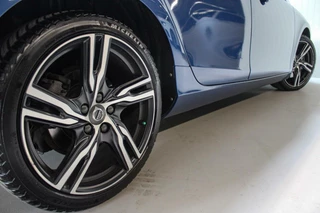 Volvo V40 Volvo V40 2.0 D3 Business Sport PANO| R DESIGN - afbeelding nr 40