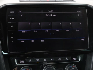 Volkswagen Passat Volkswagen Passat 1.4 TSI R Line | Trekhaak | 360 camera |  Stoelverwarming | Leder/Alcantara | Carplay | Adaptive cruise | Navigatie | Full LED | Virtual Cockpit - afbeelding nr 21
