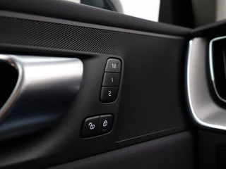 Volvo XC60 Volvo XC60 T6 PLUG-IN HYBRID LONG RANGE PLUS BRIGHT SCHUIFDAK ACC BLIS LEDE - afbeelding nr 24