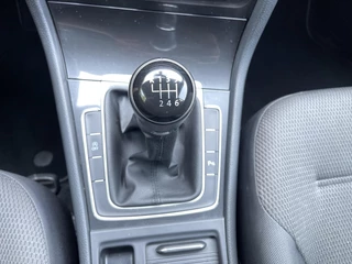 Volkswagen Golf Volkswagen Golf 1.5 TSI Highline R-Line NAVIGATIE|BLUETOOTH|PARKEERSENSOREN|STOELVERWARMING|R-Line Pakket - afbeelding nr 9