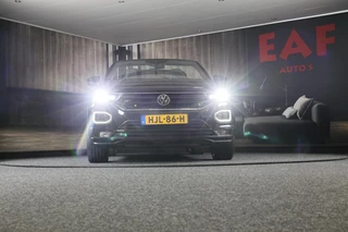 Volkswagen T-Roc Volkswagen T-Roc Cabrio 1.5 TSI R-Line / AUT / Acc / Digital Cockpit / Lane Assist / Dode Hoek / Leder / Camera / Navi / 20 Inch - afbeelding nr 34
