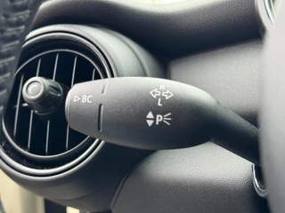MINI One Mini 1.5 One First PARKEERSENSOREN / LMV / STOELVERWARMING / AIRCO - afbeelding nr 15