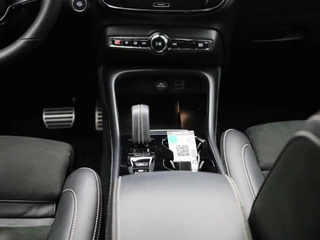 Volvo XC40 Volvo XC40 T5 Recharge R-Design | Achteruitrij Camera | Cruise Controle | Apple Carplay / Android Auto | Stoel + Stuur Verwarming | - afbeelding nr 9