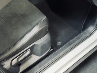 Volkswagen T-Roc | Massage | IQ | Beats | Trekhaak - afbeelding nr 24