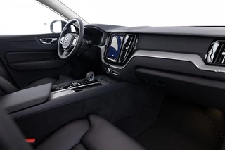 Volvo XC60 Volvo XC60 2.0 T6 398PK AWD Recharge Plus Dark | PANORAMADAK | Vapour Grey | PHEV - afbeelding nr 4