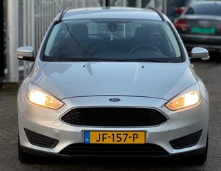 Ford Focus Ford Focus Wagon 1.0 Navi Trekhaak PDC Dealeronderhouden 2e eig Grote ond.beurt Boekjes volledig Bluetooth APK bij aflevering - afbeelding nr 5