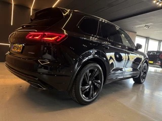 Volkswagen Touareg Volkswagen Touareg 3.0 TSi 4MOTION R PANO 360 462pk - afbeelding nr 31