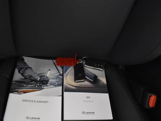 Lexus LBX Lexus LBX 1.5 Hybrid Elegant | Tech Pack | Parkeersensoren V+A | Leder - afbeelding nr 11