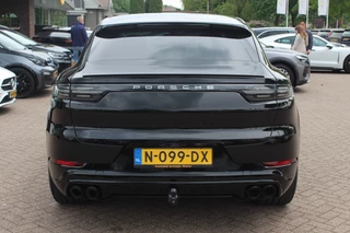 Porsche Cayenne Porsche Cayenne Coupé 3.0 / Trekhaak / Panoramadak / Camera / Luchtvering / 22'' / Bose / Stoelventilatie / Sportchrono / Stoelverwarming / DAB / ACC - afbeelding nr 15