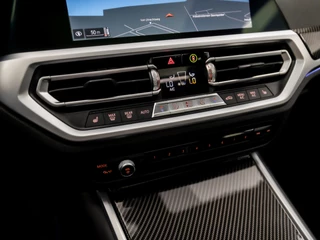 BMW 3 Serie BMW 3 Serie 330i High Executive M Sport 259Pk Automaat (SCHUIFDAK, M PAKKET, HEAD-UP DISPLAY, LASER KOPLAMPEN, CARBON INLEG, HARMAN/KARDON, LEDER/ALCANTARA, APPLE CARPLAY, STUUR/STOELVERWARMING, NIEUWSTAAT) - afbeelding nr 10