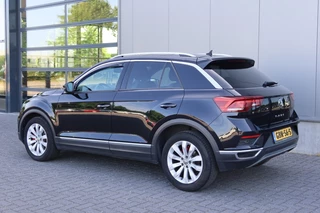 Volkswagen T-Roc Volkswagen T-Roc 1.5 TSI Sport 150pk NAVI, Camera, Schuif/kanteldak, Stoelverwarming - afbeelding nr 4