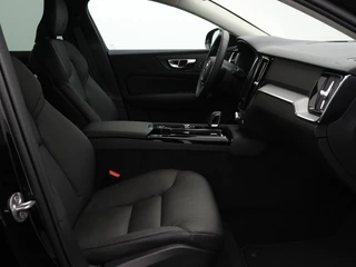 Volvo V60 Volvo V60 2.0 T6 Essential Edition | Driver Assist | Leder | Climate | 19