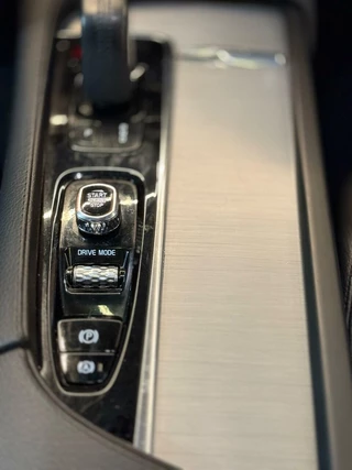 Volvo XC90 Volvo XC90 2.0 T8 Recharge AWD R-Design 7p PANO HUD 360* - afbeelding nr 57