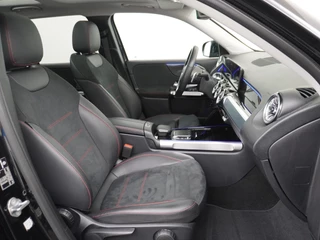 Mercedes-Benz GLB Mercedes-Benz GLB 200 AMG // Panoramadak // Sfeerverlichting // Carplay // Nightpakket // Camera // LED - afbeelding nr 41