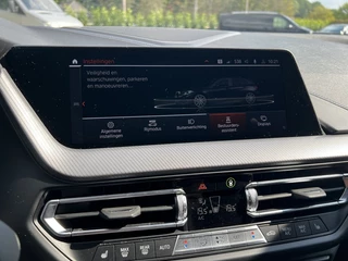 BMW 1 Serie BMW 1 Serie 118I High Exe M-Sport Pano Sfeer Zwart optiek ACC - afbeelding nr 29