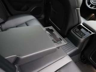 Volvo S60 Volvo S60 T6 PLUG-IN HYBRID LONG RANGE PLUS DARK SCHUIFDAK 19INCH HARMAN K - afbeelding nr 38