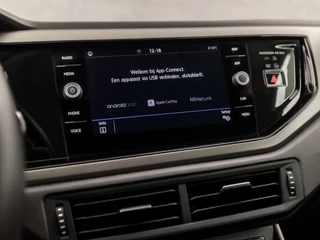 Volkswagen Polo Volkswagen Polo 1.0 Sportline (APPLE CARPLAY, GROOT NAVI, LM VELGEN, SPORTSTOELEN, CRUISE, LED ACHTERLICHTEN, NIEUWE APK, NIEUWSTAAT) - afbeelding nr 25