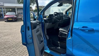 Ford Transit Custom Ford Transit Custom 320 2.0 TDCI L2H1 Limited SCI 136pk Automaat 17 inch | Adaptive cruise control | Dubbele schuifdeur | Inklapbare trekhaak | Verwarmbaar stuurwiel | 6B&O speakers | Dual zone clima - afbeelding nr 11