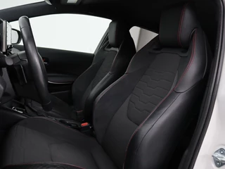 Toyota Corolla Toyota Corolla 2.0 Hybrid GR-Sport | Stoel & stuurverwarming | Camera | Adaptive cruise | Sportstoelen | Park Assist | Half leder | Full LED | Keyless - afbeelding nr 5