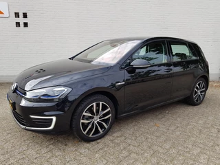 Volkswagen e-Golf Volkswagen e-Golf Automaat 136pk  | Navigatie | Climate Control | Virtuele Cockpit | Camera | Keyless | Stoelverwarming | Parkeer Sensoren | Cruise Control Adaptive | Lichtmetalen velgen 17
