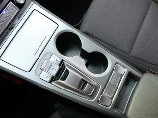 Hyundai Kona Hyundai Kona EV Fashion 64 kWh | Navigatie | All-season banden | - afbeelding nr 39