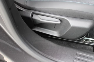 Peugeot 2008 Peugeot 2008 1.2 100PK ALLURE PACK | TREKHAAK | NAVIGATIE | APPLE CARPLAY/ANDROID AUTO | 3-D INSTRUMENTENPANEEL | ACHTERUITRIJ CAMERA | CRUISE CONTROL | LED KOPLAMPEN | CLIMATE CONTROL | 17