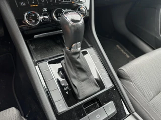 Škoda Superb Skoda Superb Combi 2.0 TDI Ambition Business Carplay Camera Navi Climate Cruise Trekhaak - afbeelding nr 19