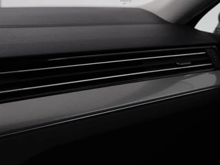 Volkswagen Passat Volkswagen Passat 1.4 TSI GTE | Stoel & stuurverwarming | Camera | Carplay | Trekhaak | Adaptive cruise | Standkachel | Navigatie | Full LED - afbeelding nr 27