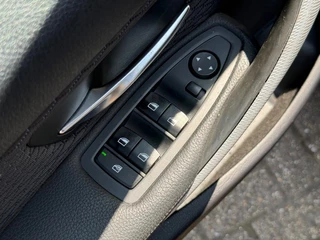 BMW 3 Serie BMW 3 Serie 320I Touring M SPORT Navi Xenon 19 Inch - afbeelding nr 23