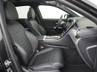 Mercedes-Benz GLC Mercedes-Benz GLC 300e AMG // Trekhaak // Distronic // Panoramadak // Memory // 360 Camera // Keyless // 20 inch - afbeelding nr 45