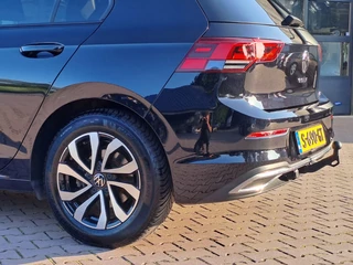 Volkswagen Golf Volkswagen Golf 1.5 eTSI R-Line Business+ | LED | Trekhaak | All-seasons | ACC | Keyless | Stoelverwarming | - afbeelding nr 61