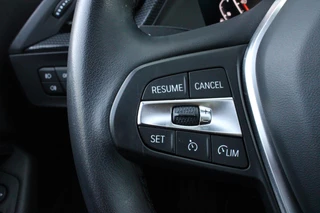 BMW 1 Serie BMW 1-serie 118i 140PK AUTOMAAT EXECUTIVE EDITION | PANORAMISCH SCHUIF/KANTELKDAK | AFNEEMBARE TREKHAAK | DRAADLOZE TELEFOONLADER | DRAADLOZE APPLE CARPLAY/ANDROID AUTO | NAVIGATIE | ACHTERUITRIJ CAMERA | PARKEERSENSOREN VOOR EN ACHTER | CRUISE CONTROL | FULL LED KOPLAMPEN | CLIMATE CONTROL | ALL SEASON BANDEN | 17
