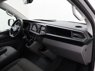Volkswagen Transporter Volkswagen Transporter 2.0TDI 150PK Lang Highline | Imperiaal | Trekhaak | Navigatie | Airco | 3-Persoons - afbeelding nr 19