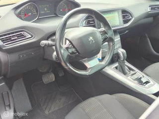 Peugeot 308 Peugeot 308 SW 1.2 PureTech Allure | Pano | Airco | Navi - afbeelding nr 13