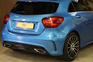 Mercedes-Benz A-Klasse Mercedes-Benz A-Klasse 180 AMG | Panoramadak | CarPlay | Camera | Dodehoekdetectie | Stoelverwarming | PDC V+A | Alcantara/Lederen bekleding | LED Koplampen | Command Online | Dealer onderhouden | Nieuwe APK - afbeelding nr 25
