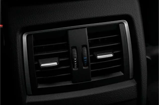 BMW 3 Serie BMW 3 Serie 330i xDrive High Ex M-Sport Individual Schuifdak Navi Pro 18