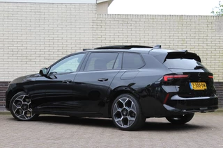 Opel Astra Opel Astra Sports Tourer 1.6 Hybrid Ultimate | Panoramadak | Trekhaak | Memory | Head-Up | HiFi - afbeelding nr 3